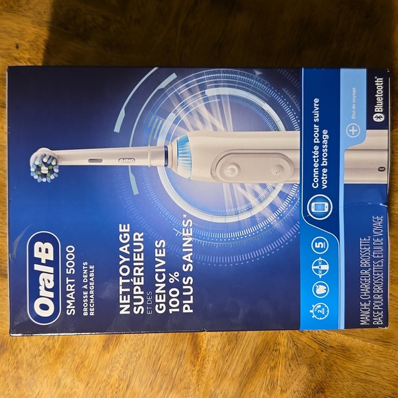 Oral B Smart 5000 Rechargeable Toothbrush With Bluetooth - Picture 2 of 8